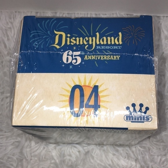 NEW Funko Disneyland 65th anniversary PETER PAN’S Flight attraction figurine - Picture 2 of 6